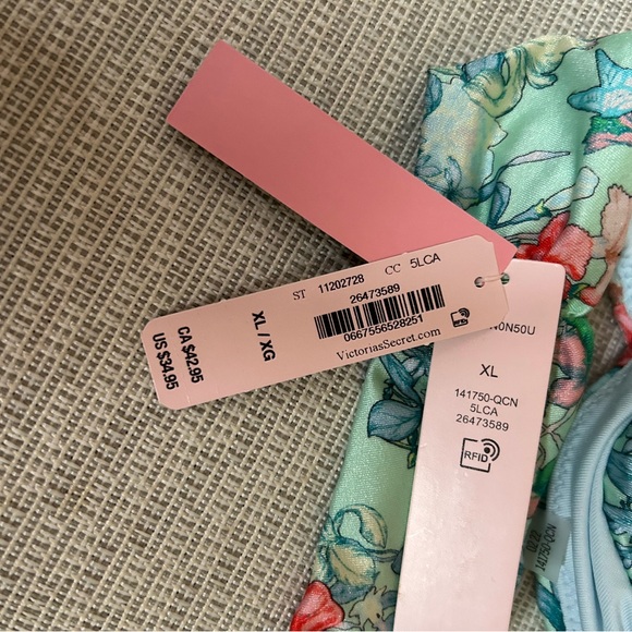 Bathing suit bottom - Picture 2 of 9